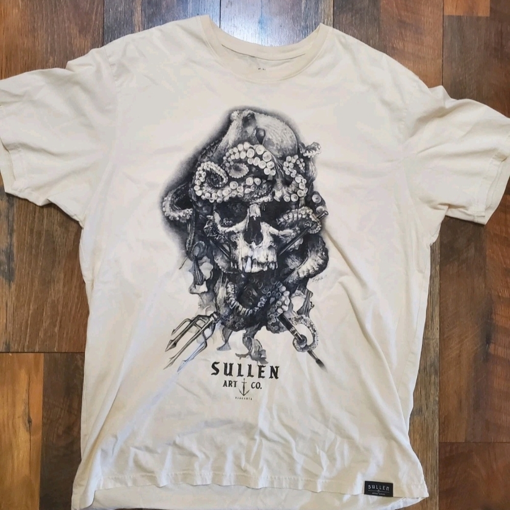 Sullen Art Co. Beige Skull Graphic Tee